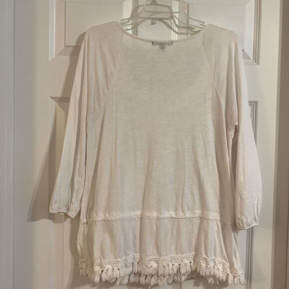 Willi Smith size medium white 3/4 sleeve top with crochet and tassel detail - Picture 3 of 9